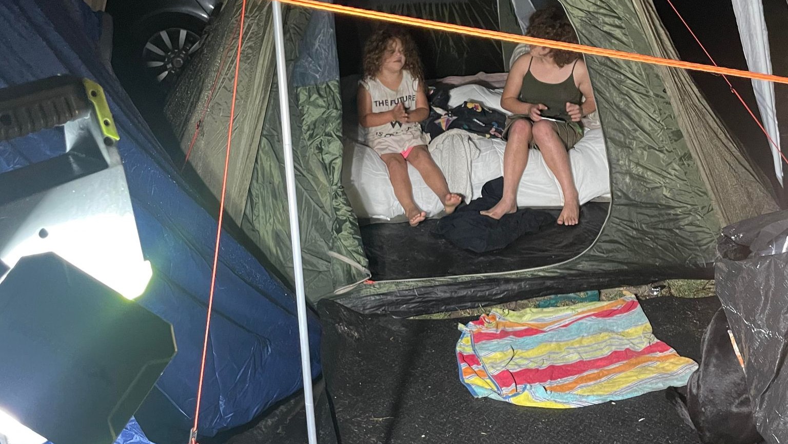 HOMELESS TENT 