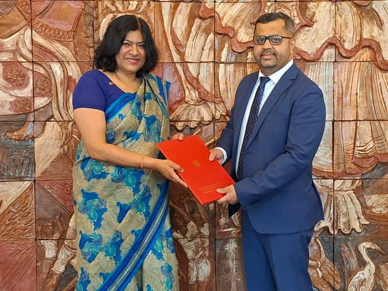 sbs sinhala dimuthu samaranayake.jpeg