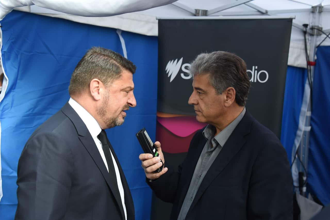 Νίκος Χαρδαλιάς- Θέμης Καλλός 1 Κώστας Ντεβές.jpg