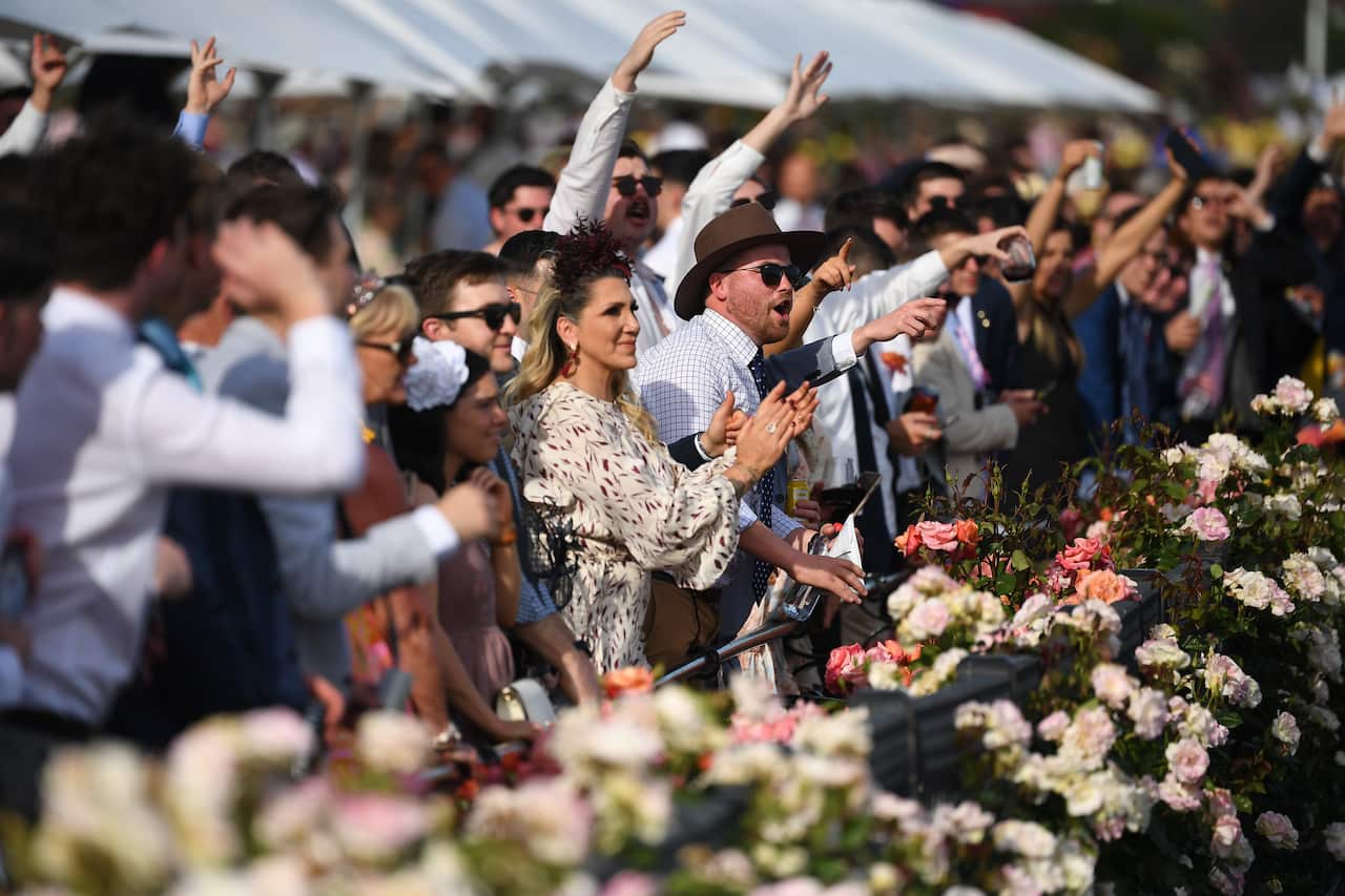 SG MELBOURNE CUP racegoers