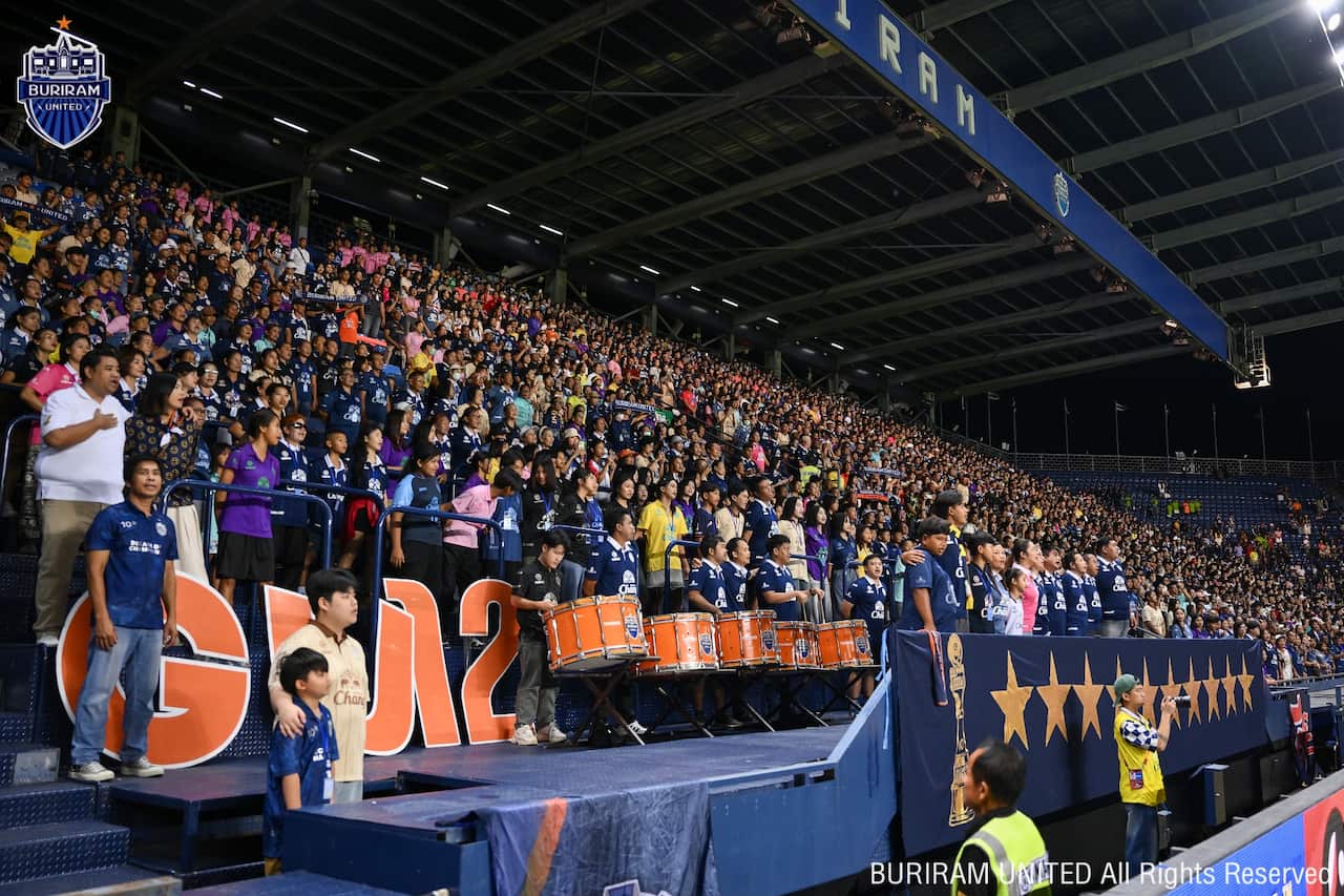 Buriram fans.jpg