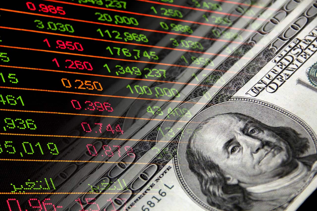 Stock market indicators and cash dollars