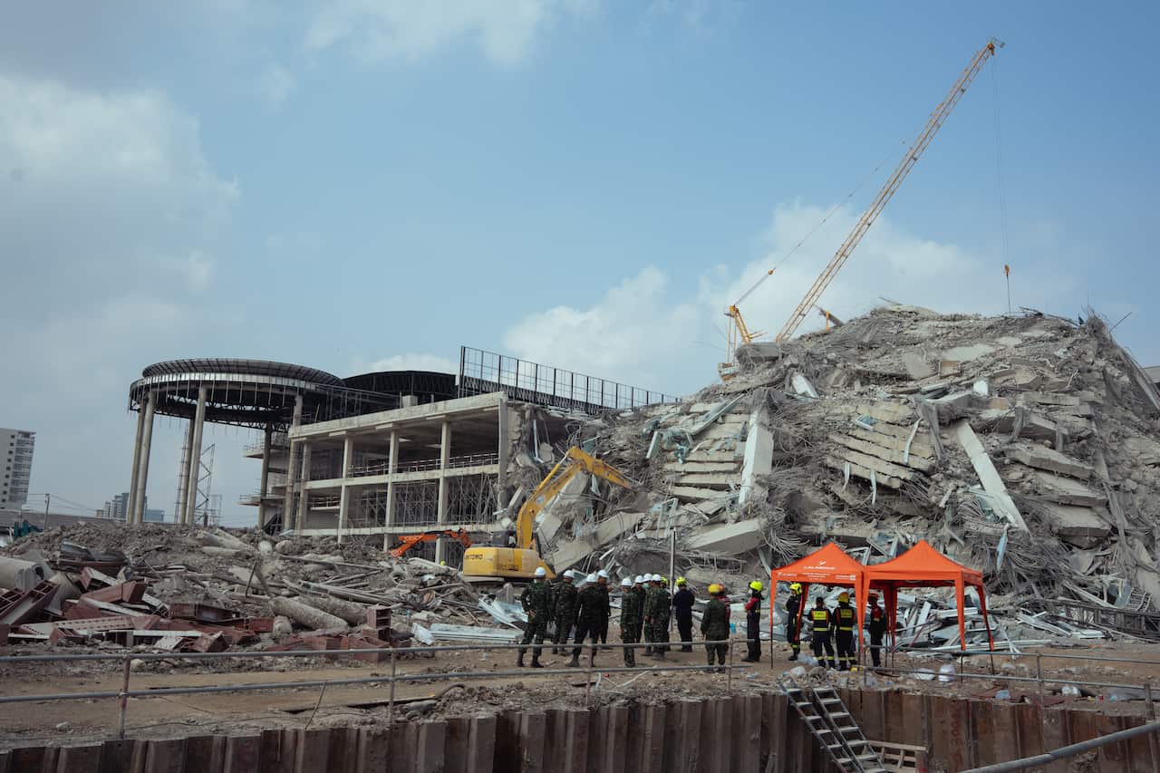 Bangkok Grinds To A Halt In Quake's Wake