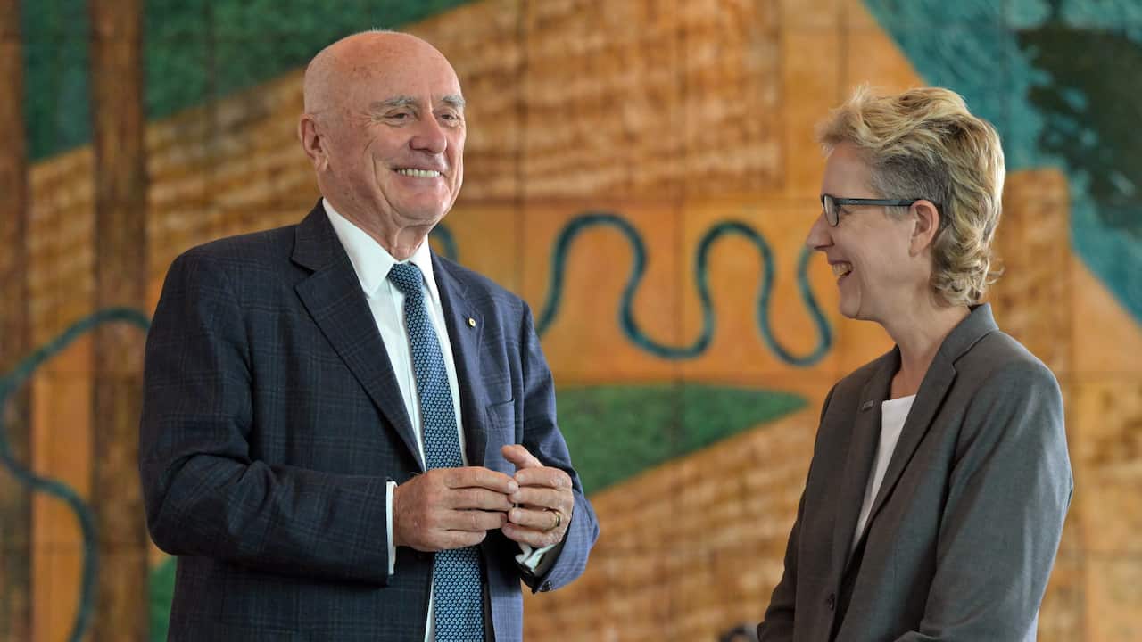 ALLAN FELS ACTU PRESSER