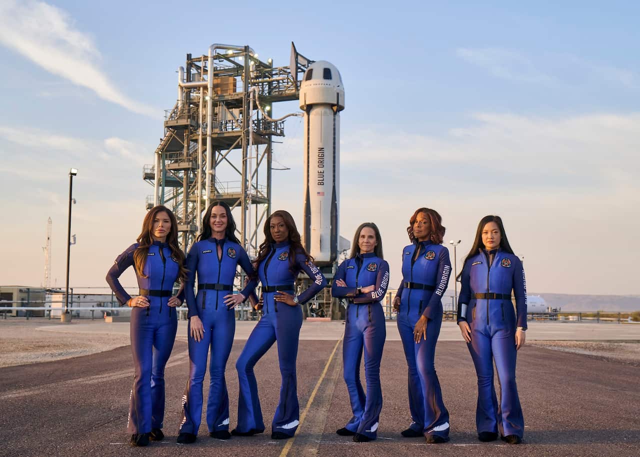 Blue Origin launches an all-female celebrity crew to the edge of space.jpg