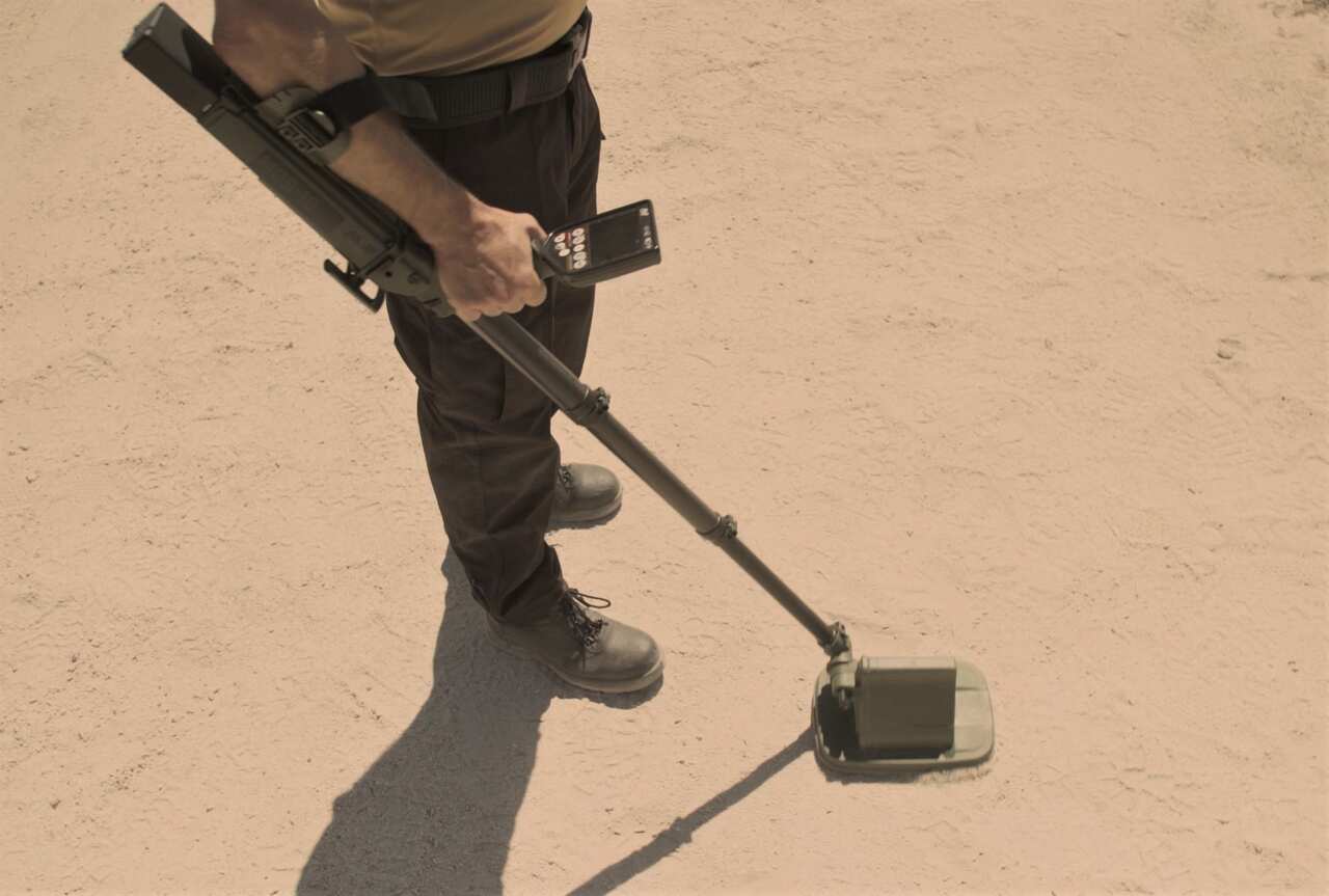 Australian demining equipment is being sent to Ukraine.