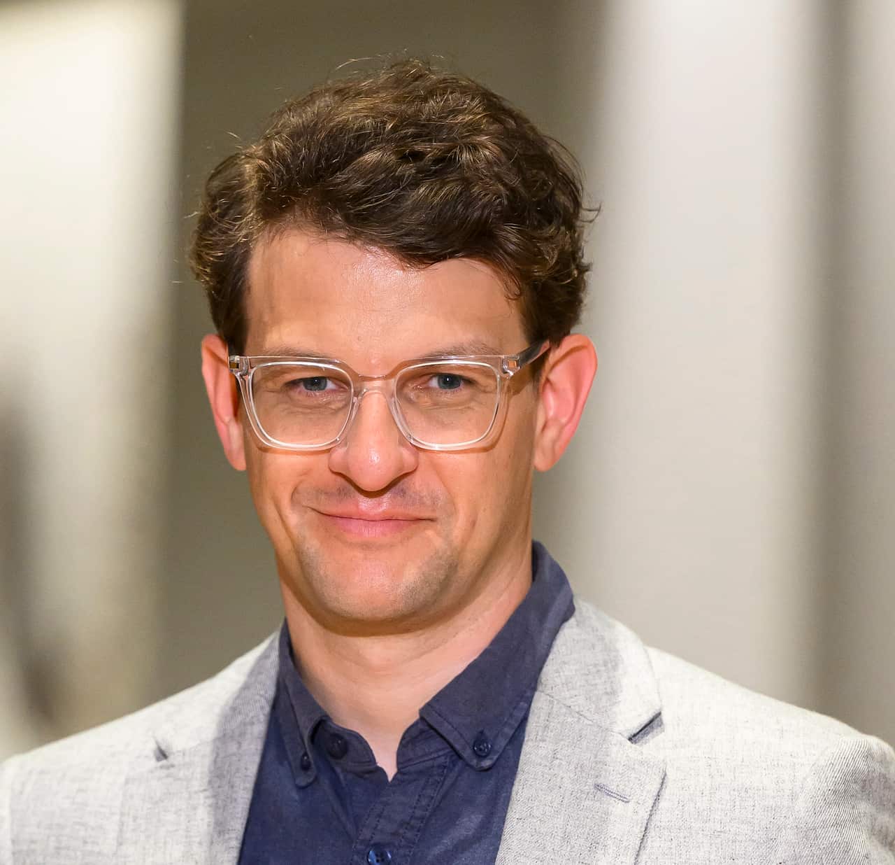 Stefan Solomon Headshot.jpg