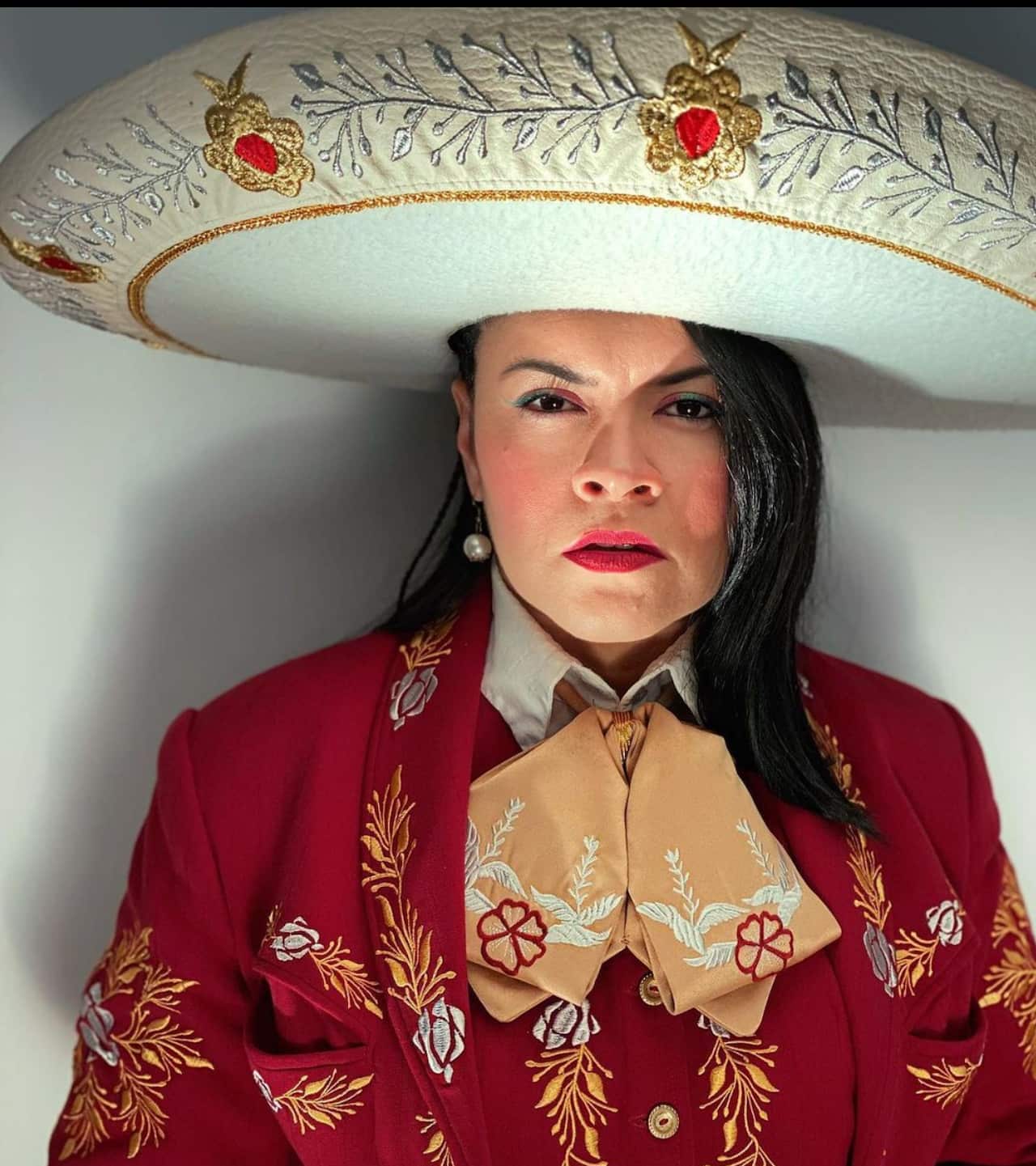 Stefania Serna, cofundadora del único mariachi femenino en Australia “Queens of Hearts”.