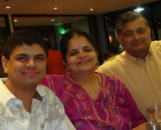 Malay with parents.jpg