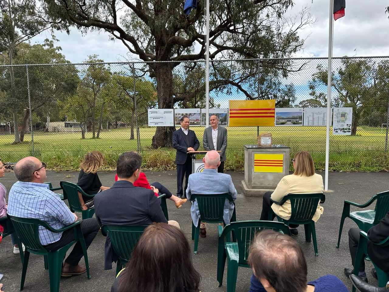 Buổi lễ ký với nhà thầu và kiến trúc sư (2).jpg