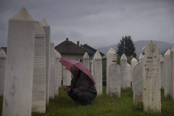 Mezarje žrtava u Ahmićima.jpg