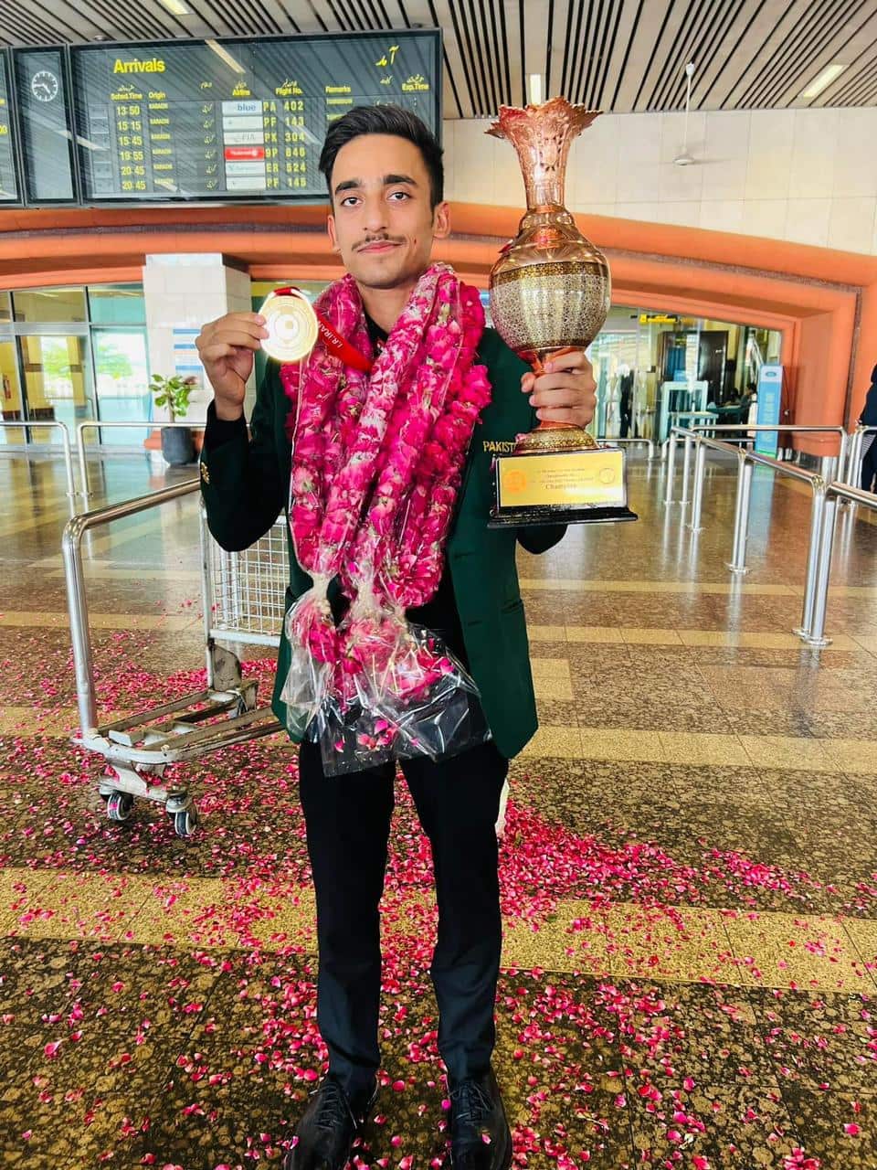 ایشین سنوکر چیمپئن احسن رمضان .jpeg