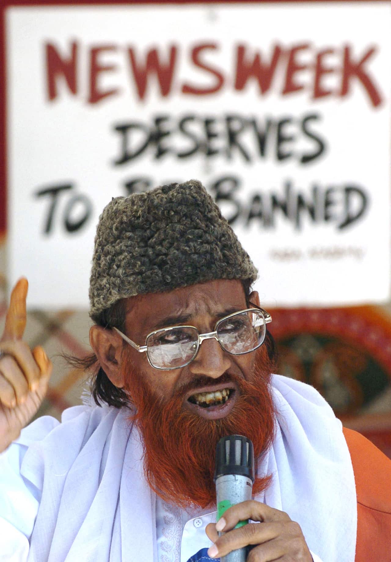 TOPSHOT-INDIA-US-NEWSWEEK-PROTEST