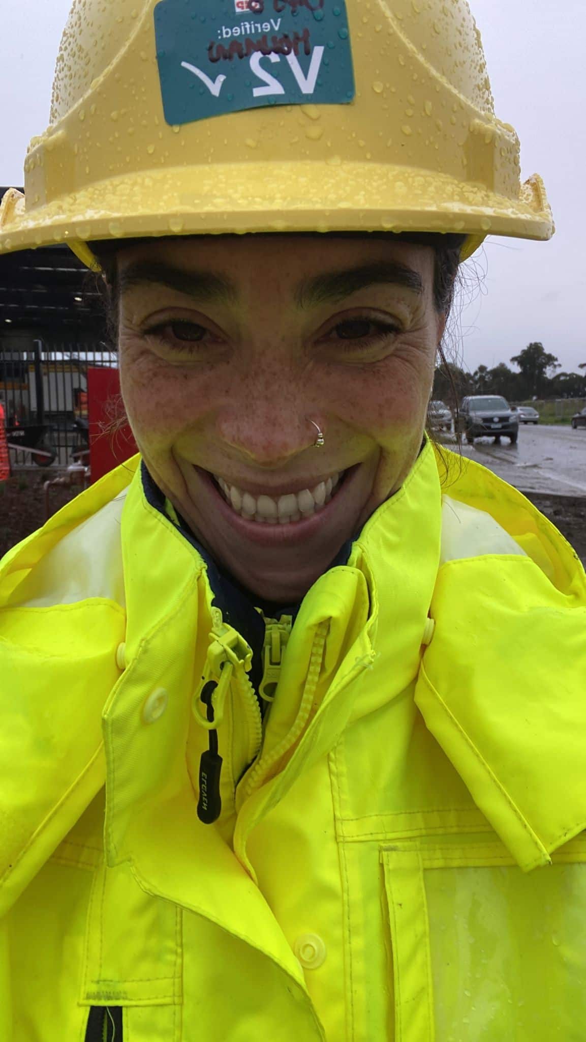 Davinia es carpintera y se está abriendo paso en un sector dominado por varones.