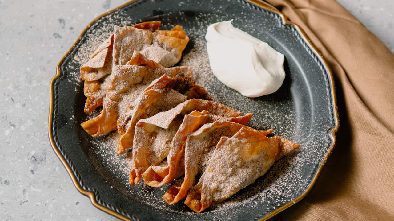 Air fryer apple pie dumplings