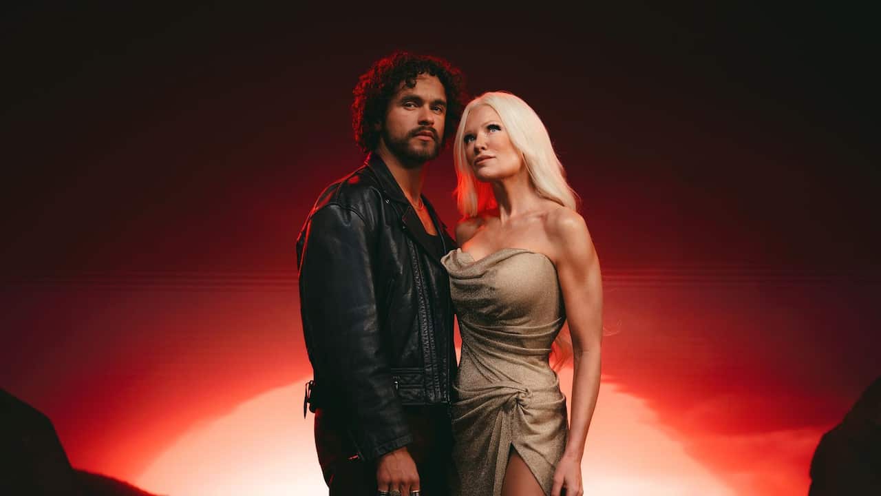 Pete Parkkonen and Linda Lampenius from Finland.