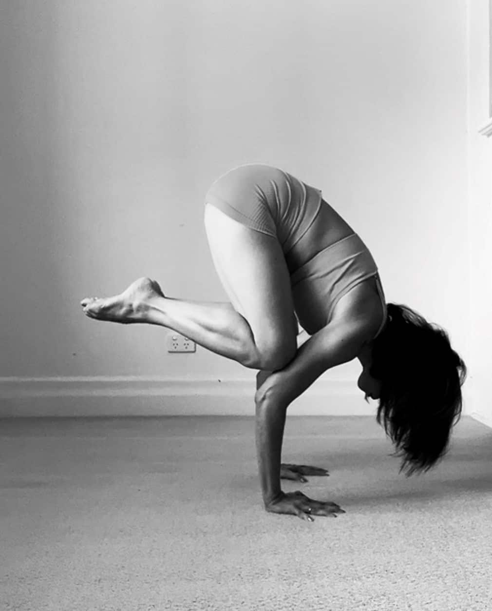 ครูเมย์ขณะฝึกโยคะ