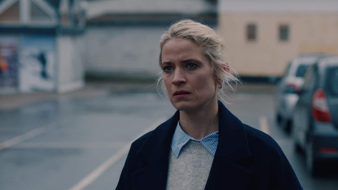 Marie Sandø Jondal as Nora Sand