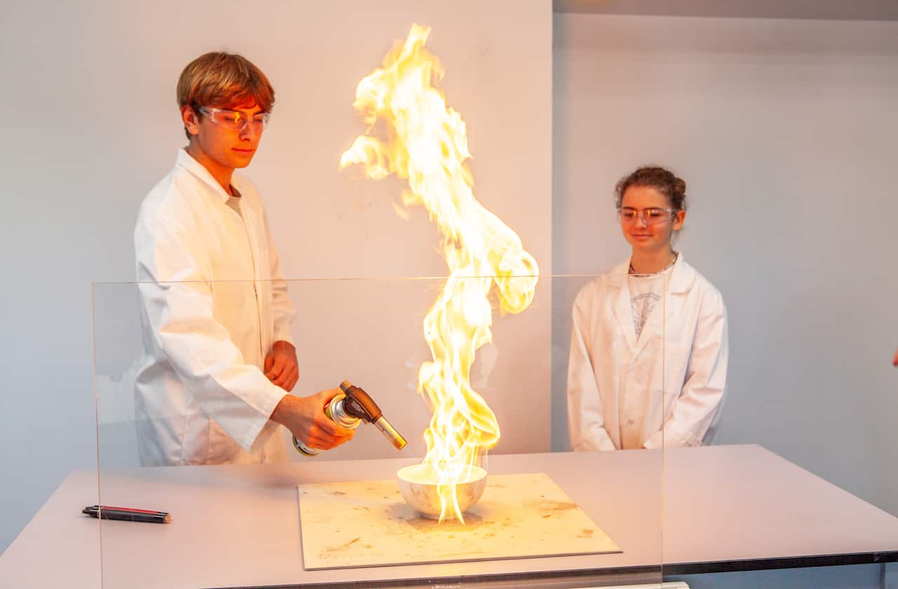Aureleo and Ana Flame 1.jpg