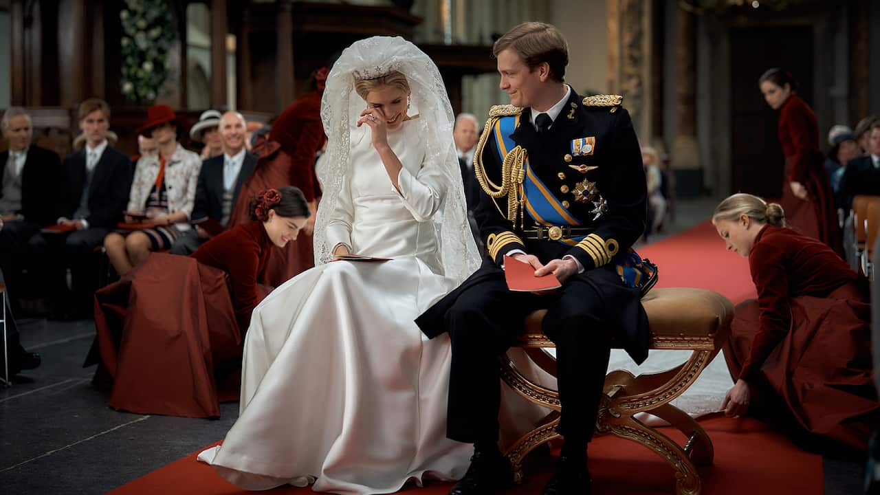 Delfina Chaves and Martijn Lakemeier as Máxima and Crown Prince Willem-Alexander.