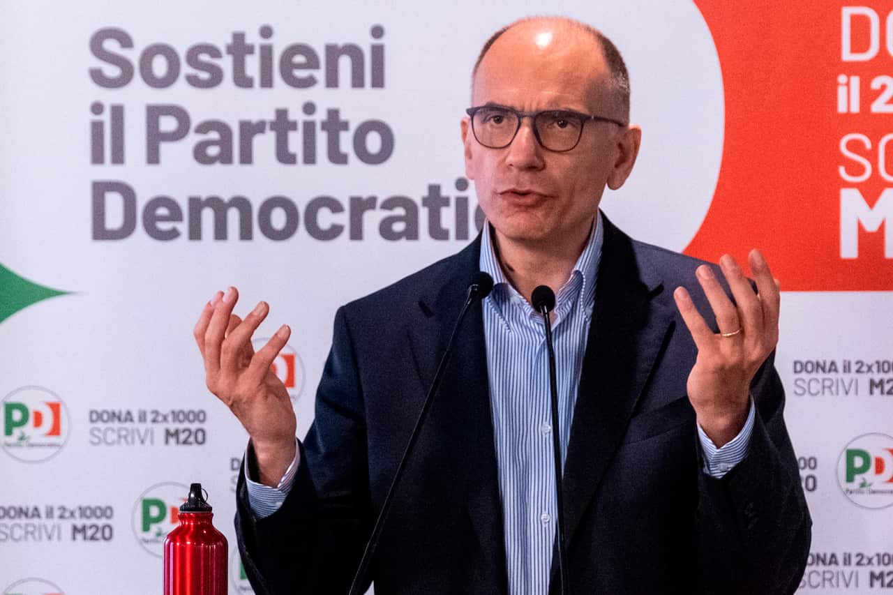 Enrico Letta in una conferenza stampa a Roma.