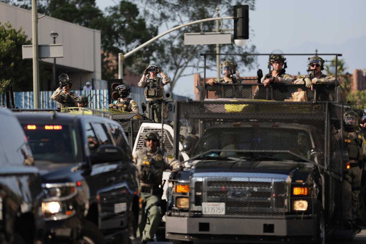 California National Guard stationed outside federal building in Los Angeles