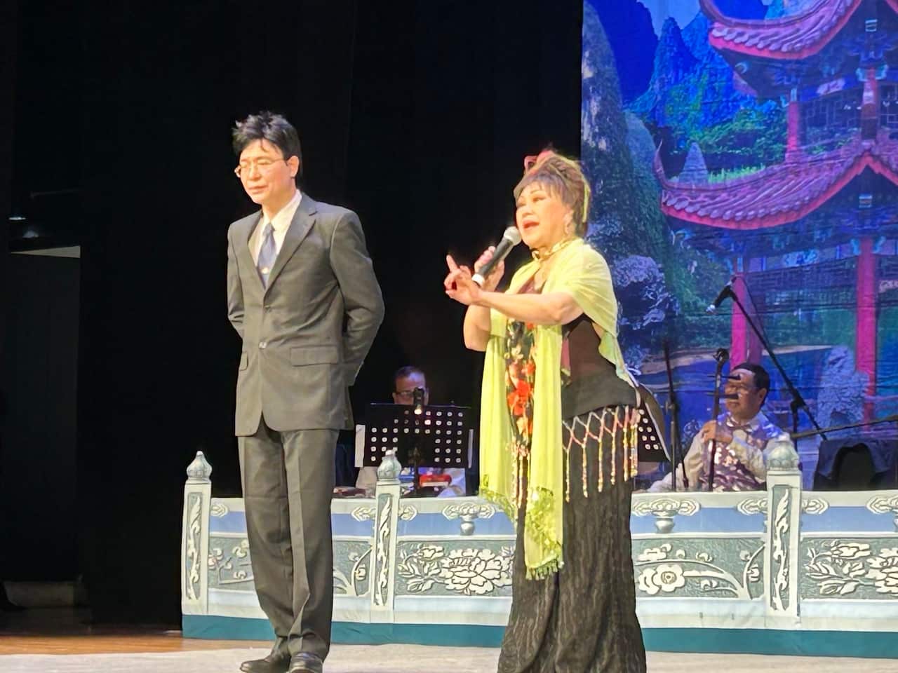 CHINESE OPERA SHIRLEY