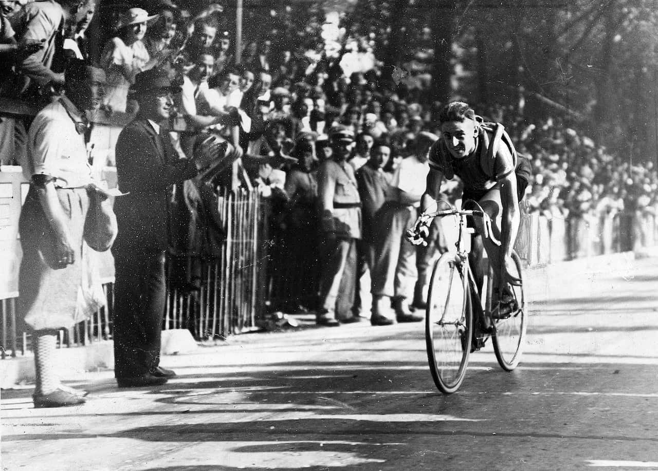 Rene Vietto wins Stage 7 of the 1934 Tour de France