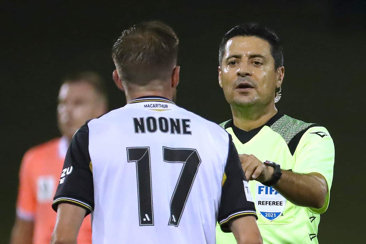 ALEAGUE MACARTHUR ADELAIDE