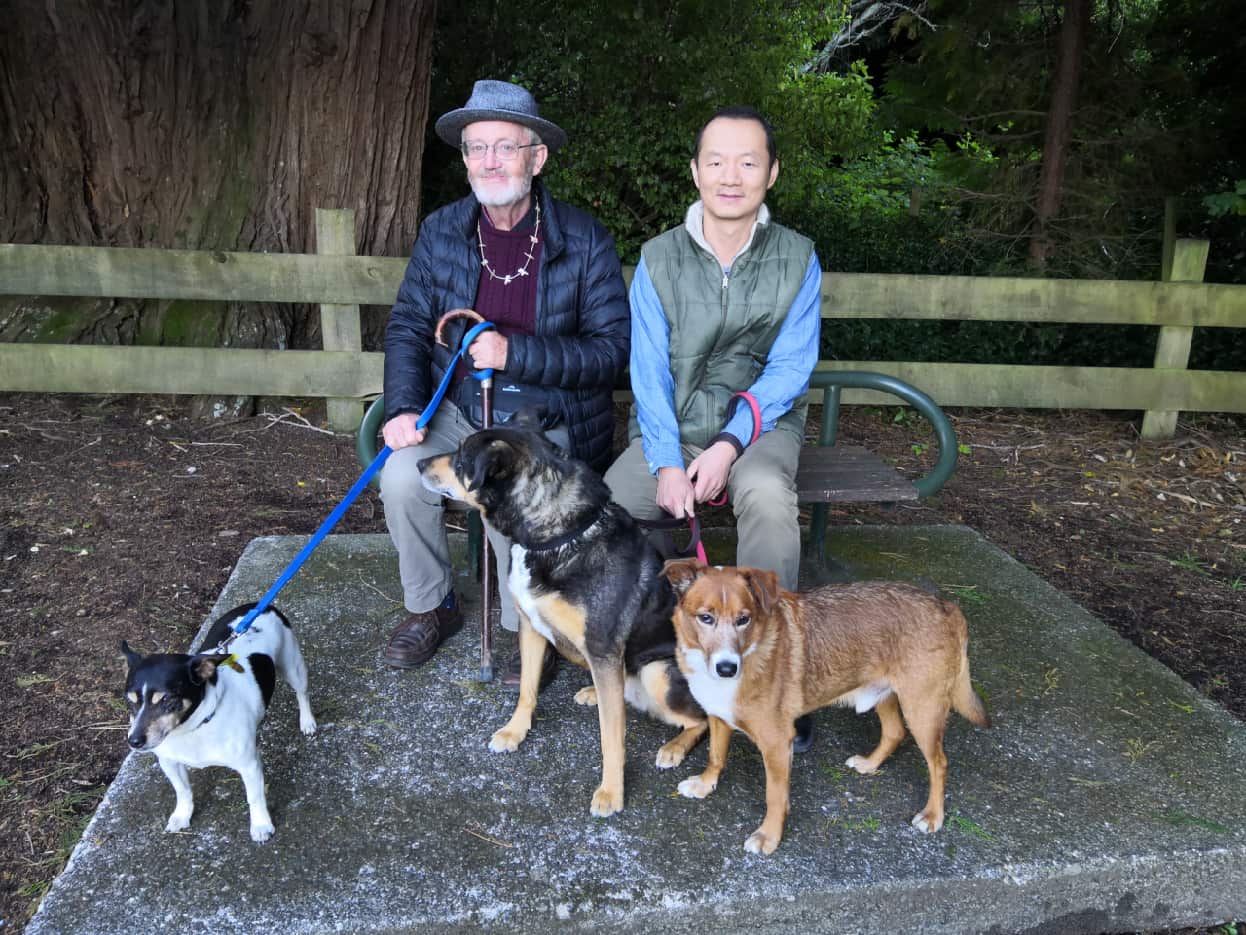 （John Minford闵福德教授与范圣宇教授）