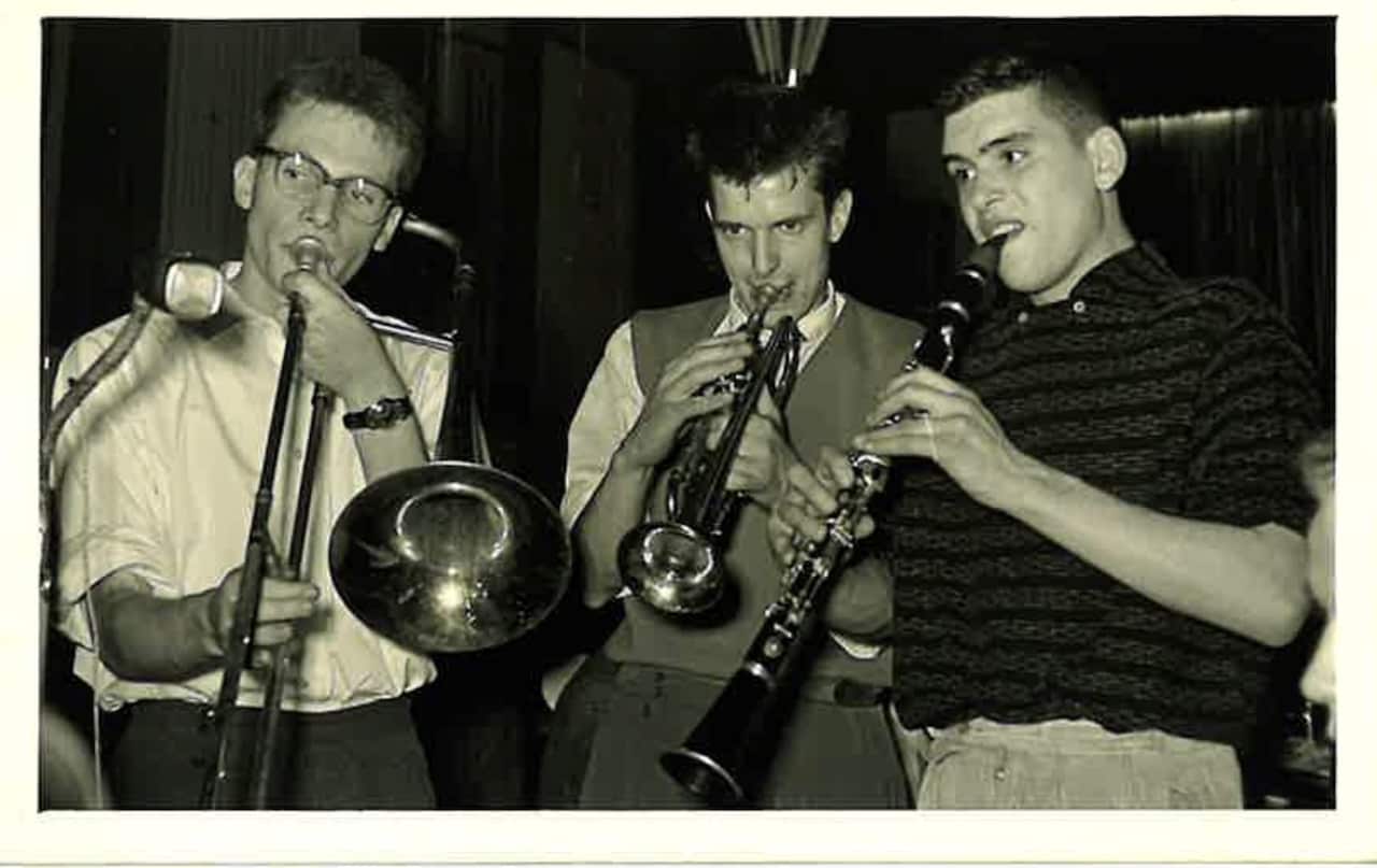 Walter spielt in einer Band.jpg