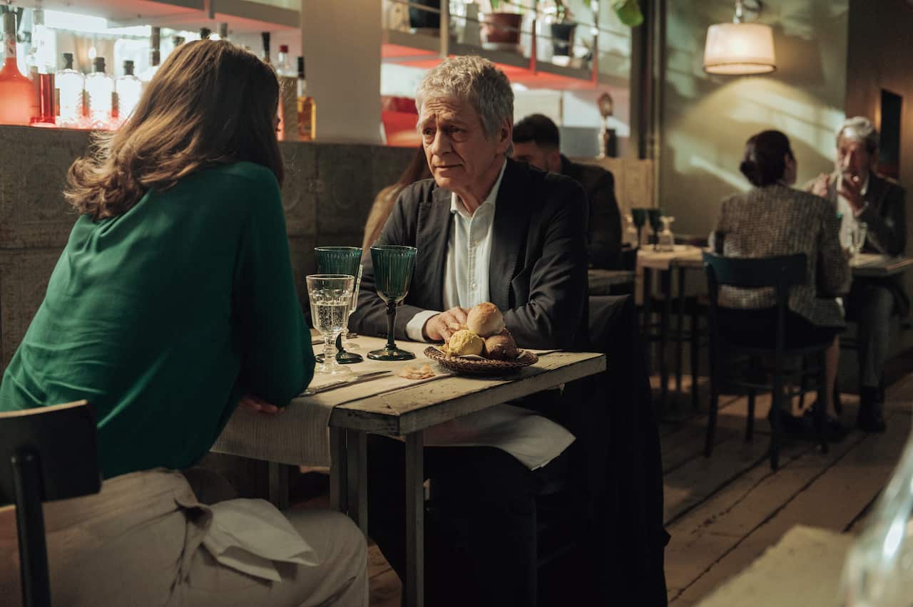 Fabrizio Bentivoglio in "Monterossi"