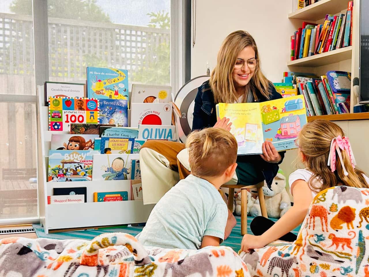 Daniela Robles cuentacuentos e ingeniera en comunicaciones