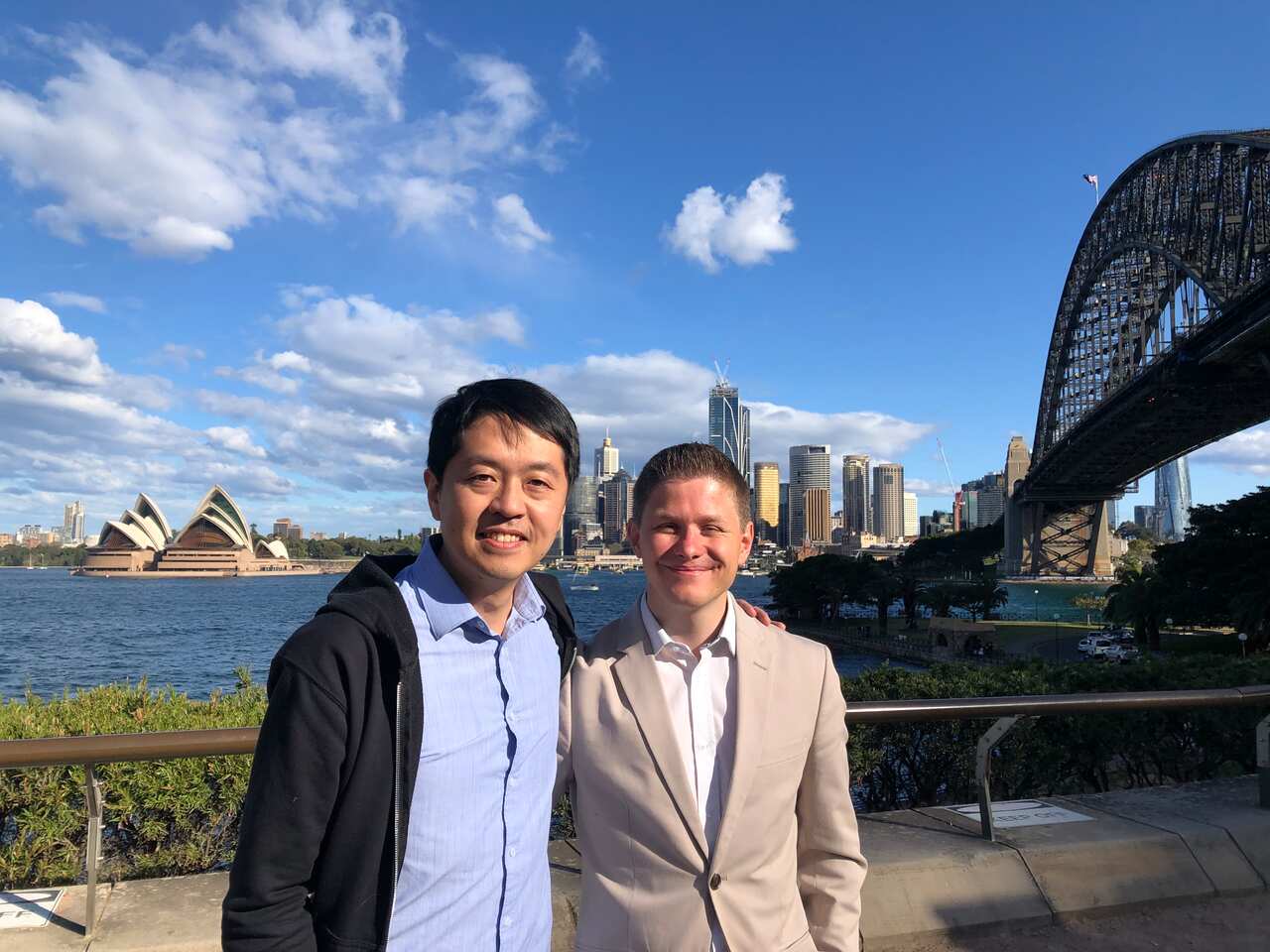 許智峯與協助他潛逃海外的丹麥現任議員斯託加德(Anders Storgaard) 