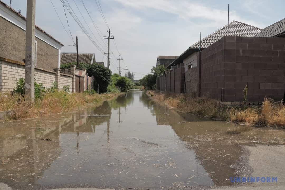 The Russian invaders blew up the Kakhovka HPP dam on June 6. This caused the rapid flooding of nearby settlements, which endangers the lives of the civilian population of Ukraine..jpg