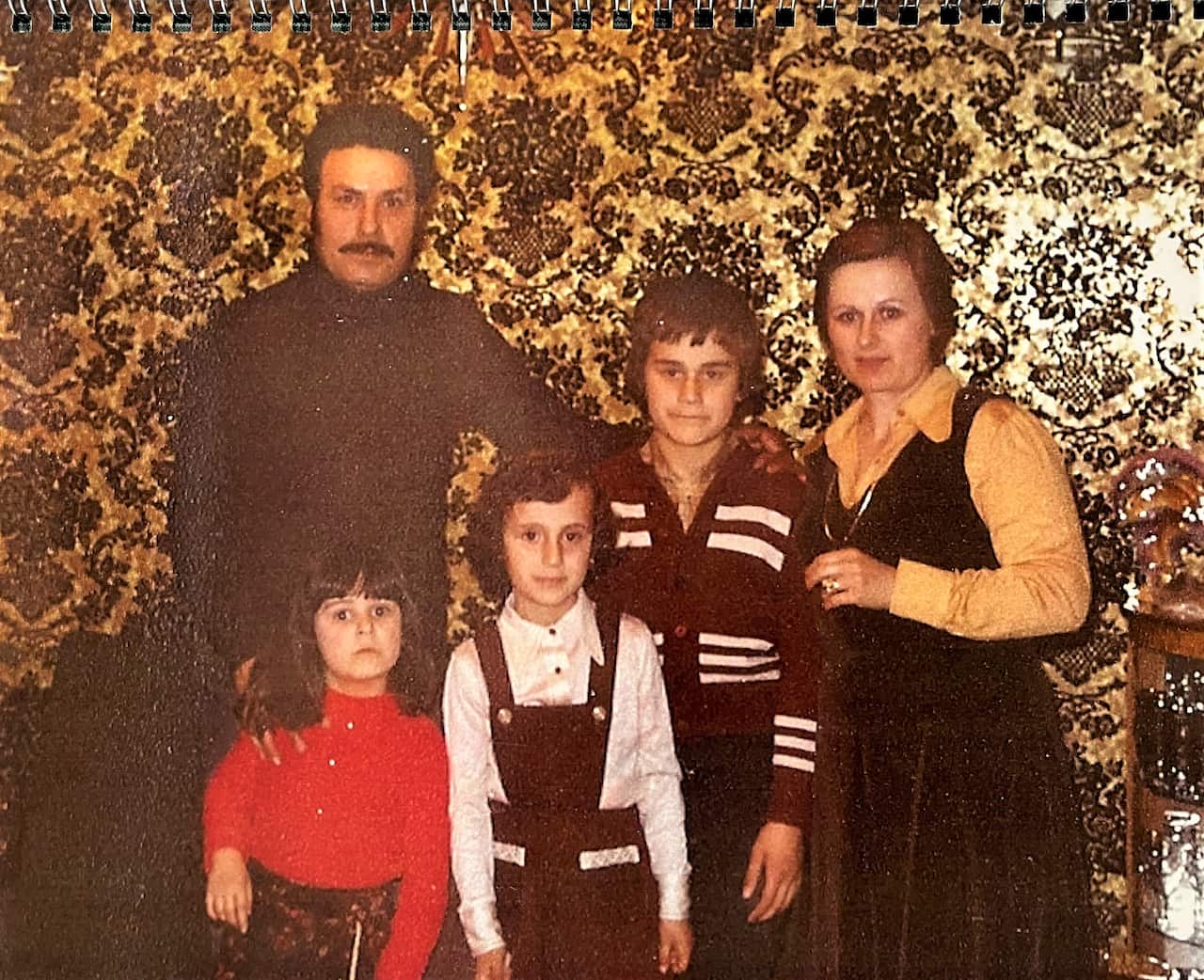 Perer and Vasiliki Dourios and their children