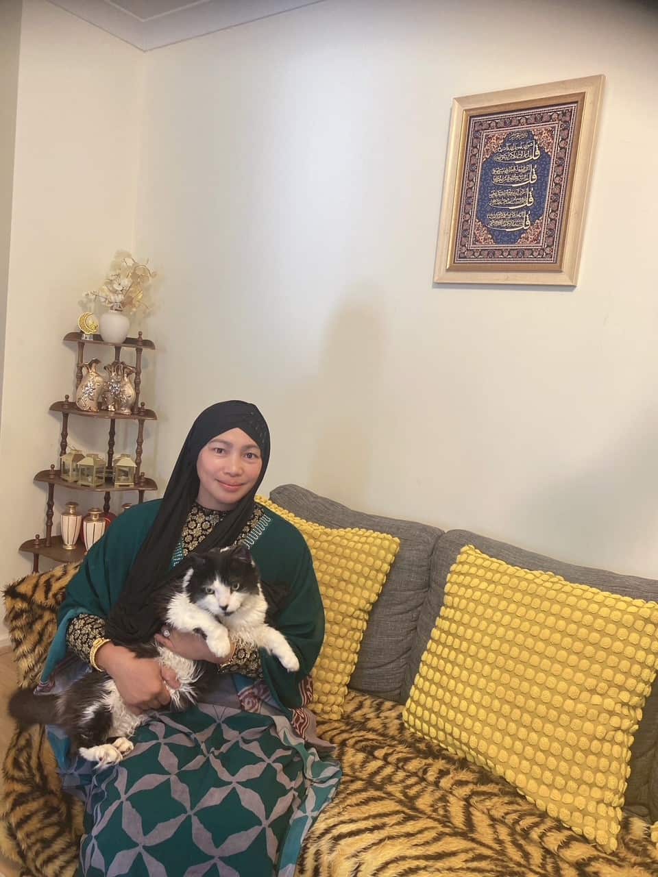 Maricel with her pet.jpg