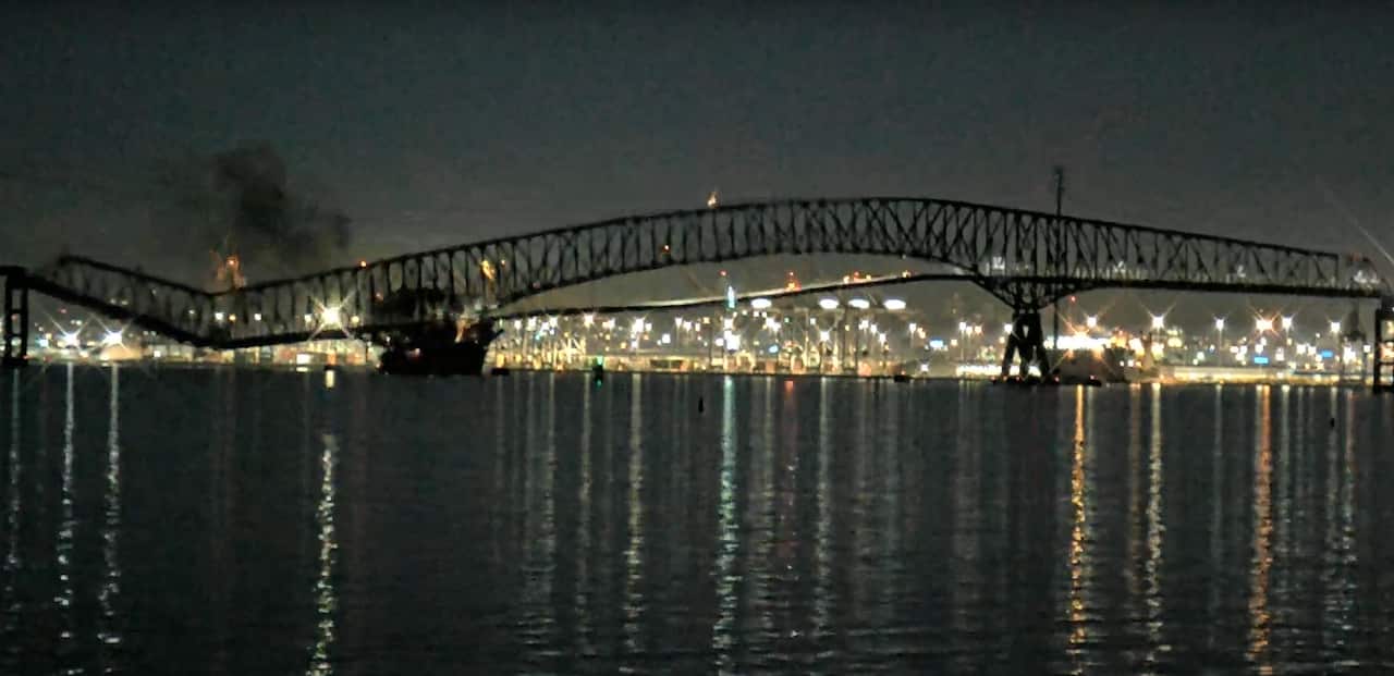 A ship hitting a bridge 