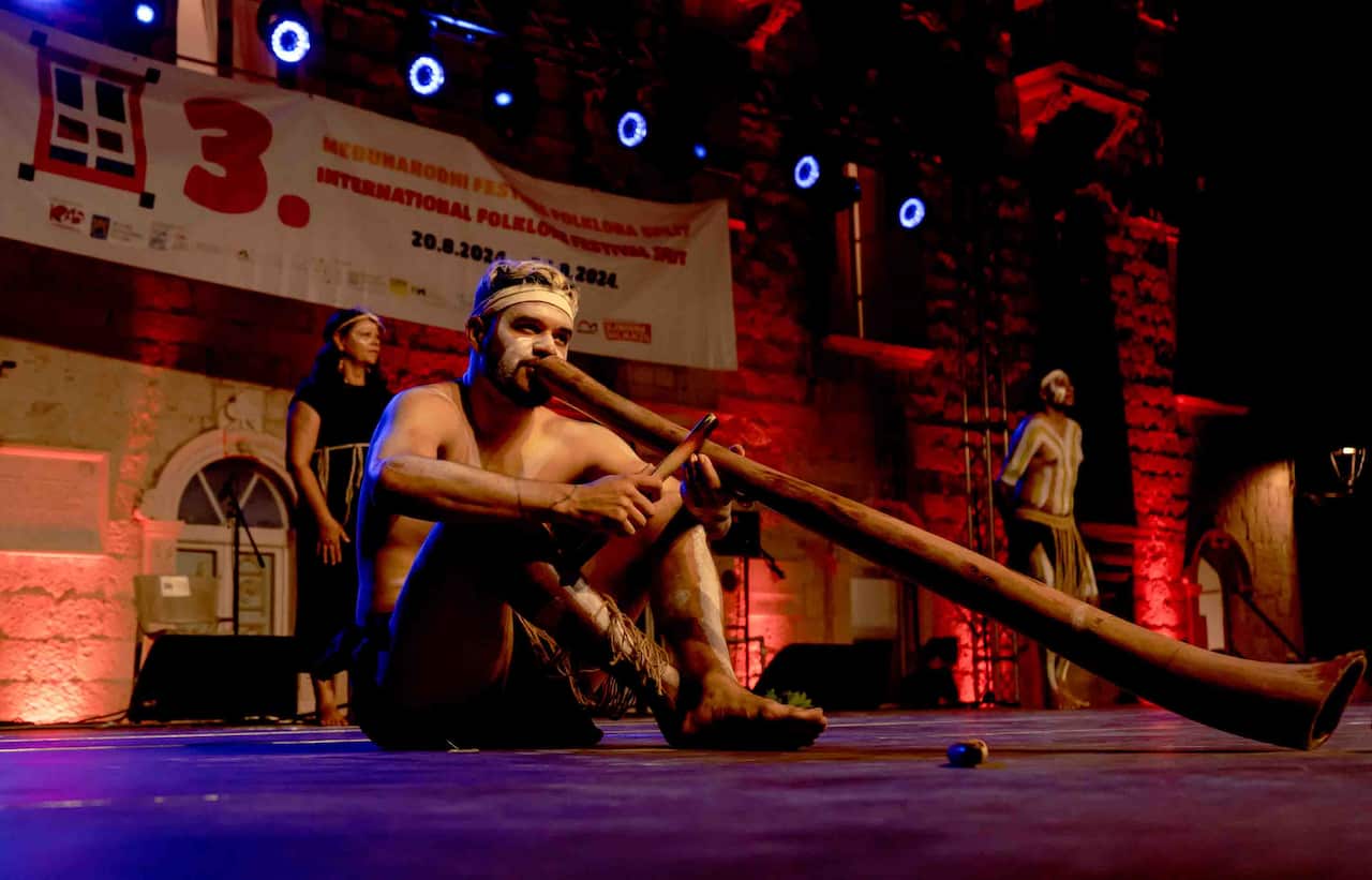 Isaiah Walley-Stack Dig 3.jpg