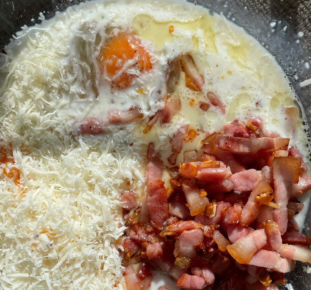 Tomaru113 Ep29　ペコリーノとカルボナーラの具材 (2).jpg