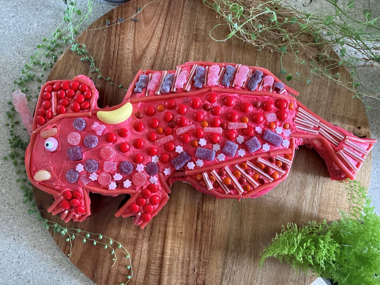 Cake in the shape of a fish
