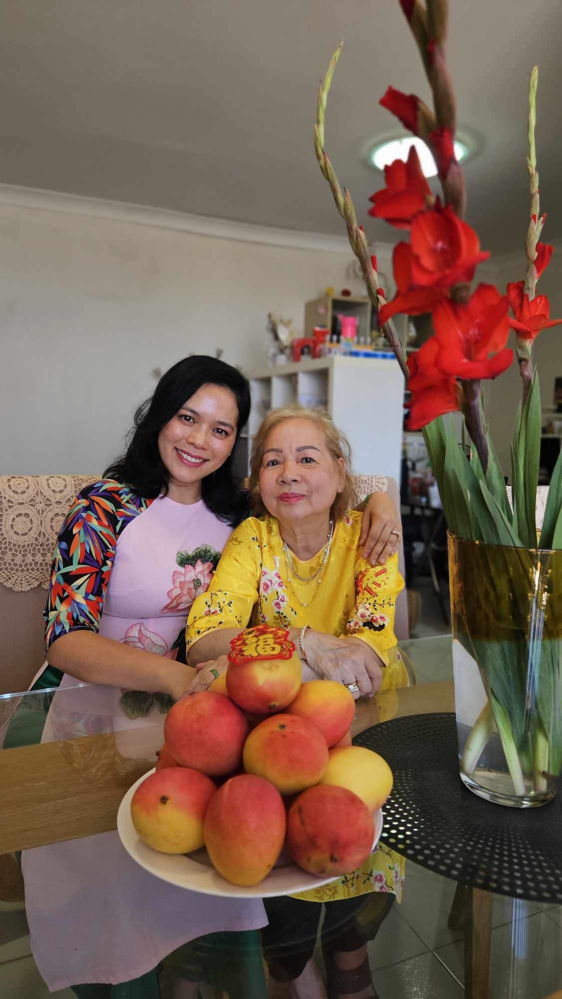 Winnie and Mum 1.jpg