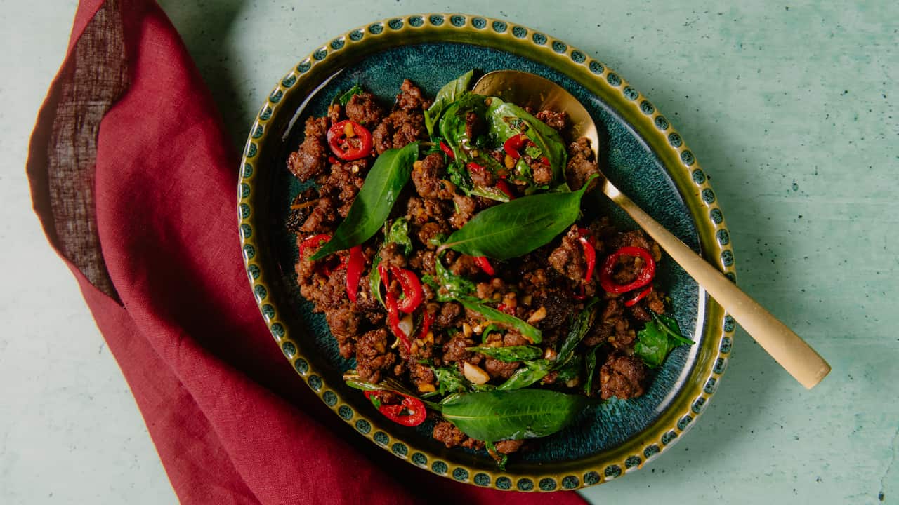 Dai-style beef with mint