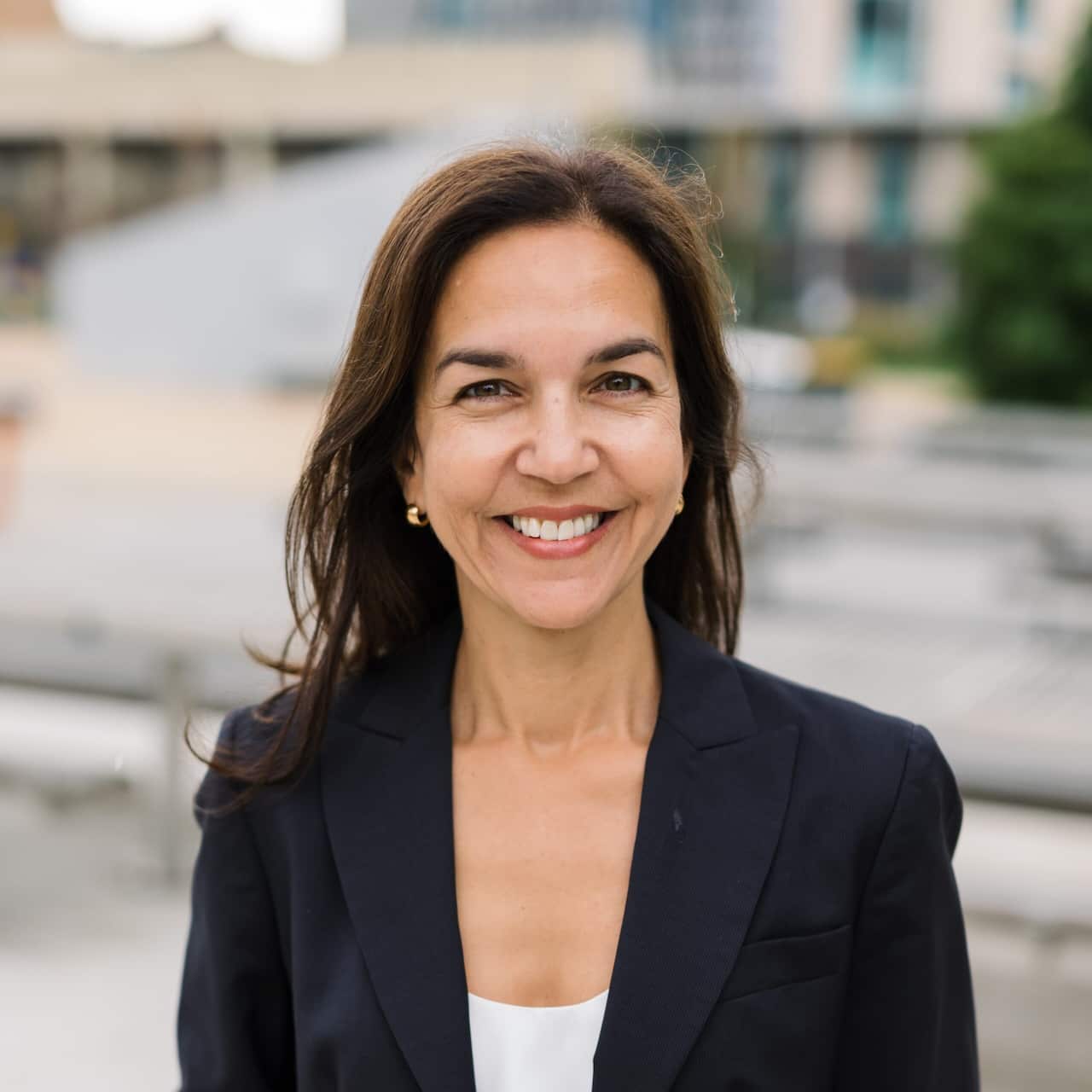 Lisa Singh Headshot.jpg