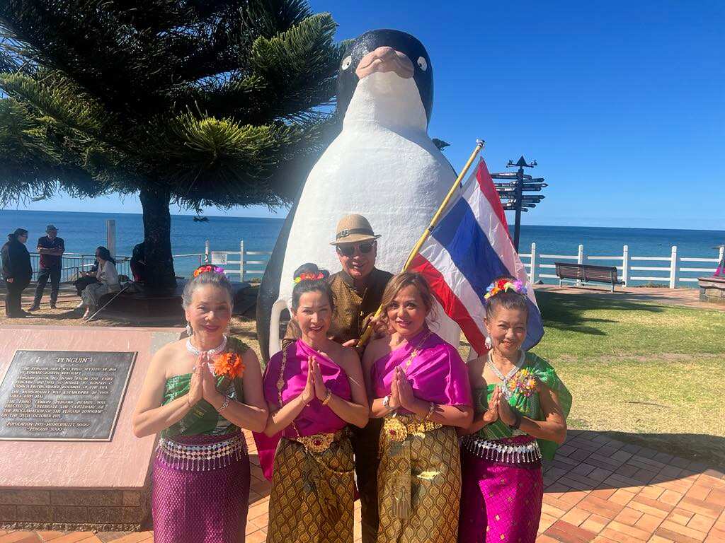 Penquine new year.jpeg