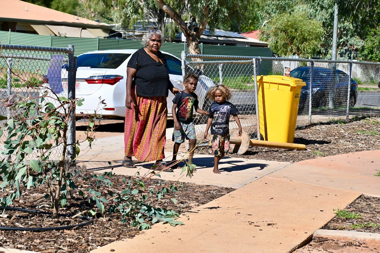 Families arrive at Lyndavale Park in Larapinta to celebrate the one-year since its opening
