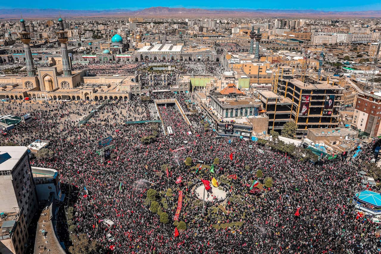 A massive crowd seen from a drone.