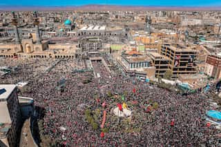 A massive crowd seen from a drone.
