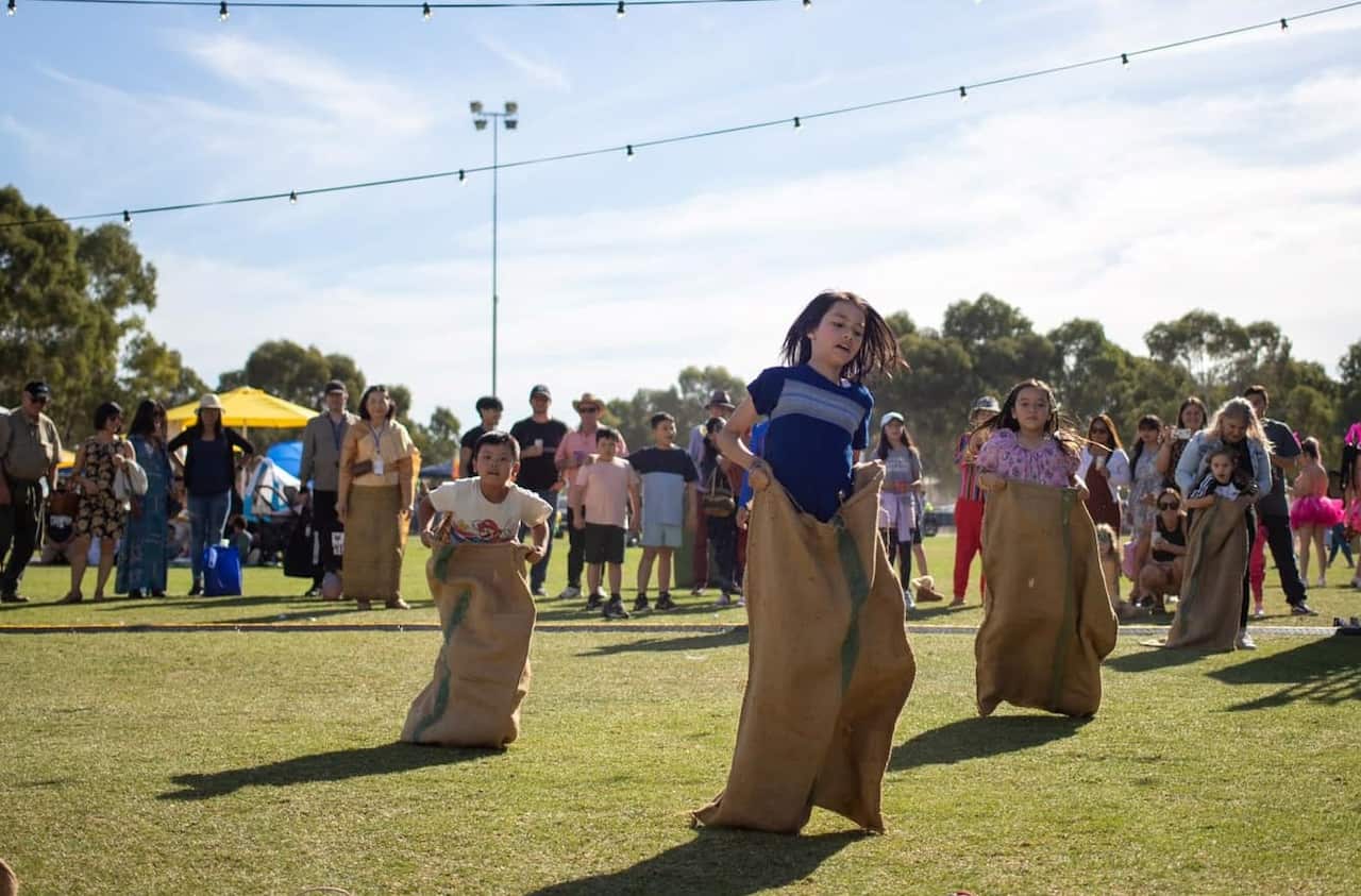 Thai Fest SA 2004 TAASA 5 (2).jpg