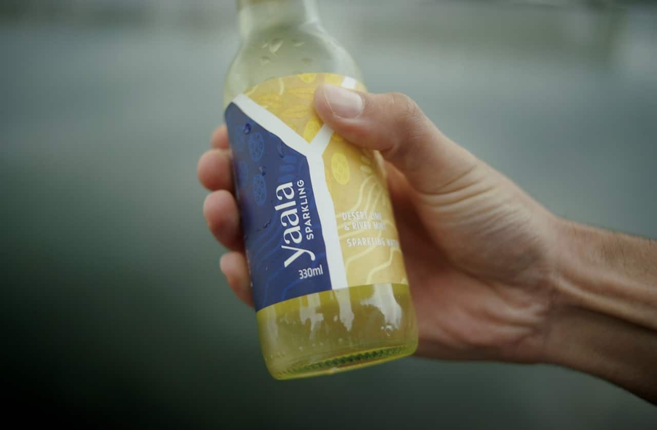 Yaala Sparkling Desert Lime & River Mint, Sparkling Water